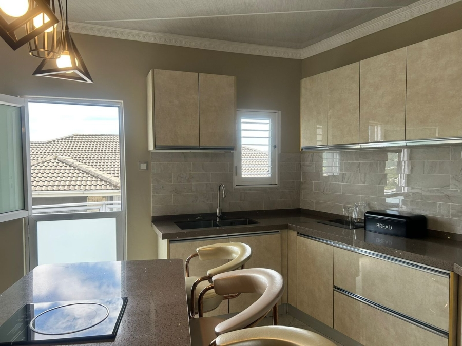 5 Bedroom Property for Sale in Nahoon Valley Park Eastern Cape